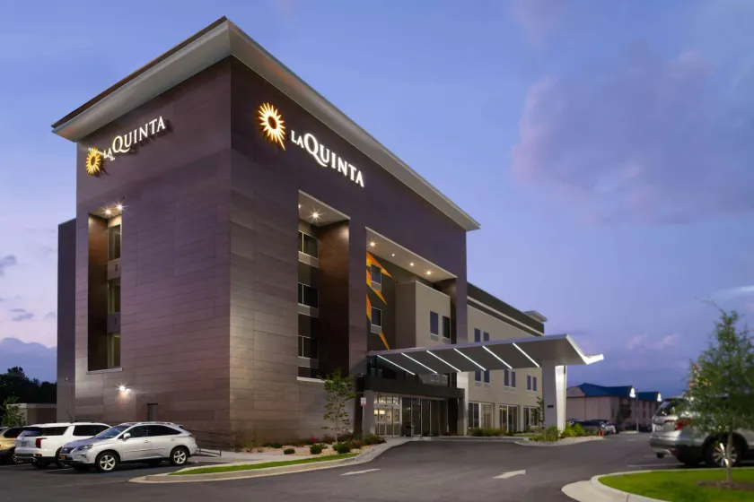 La Quinta Inn & Suites by Wyndham Tifton - Image 1