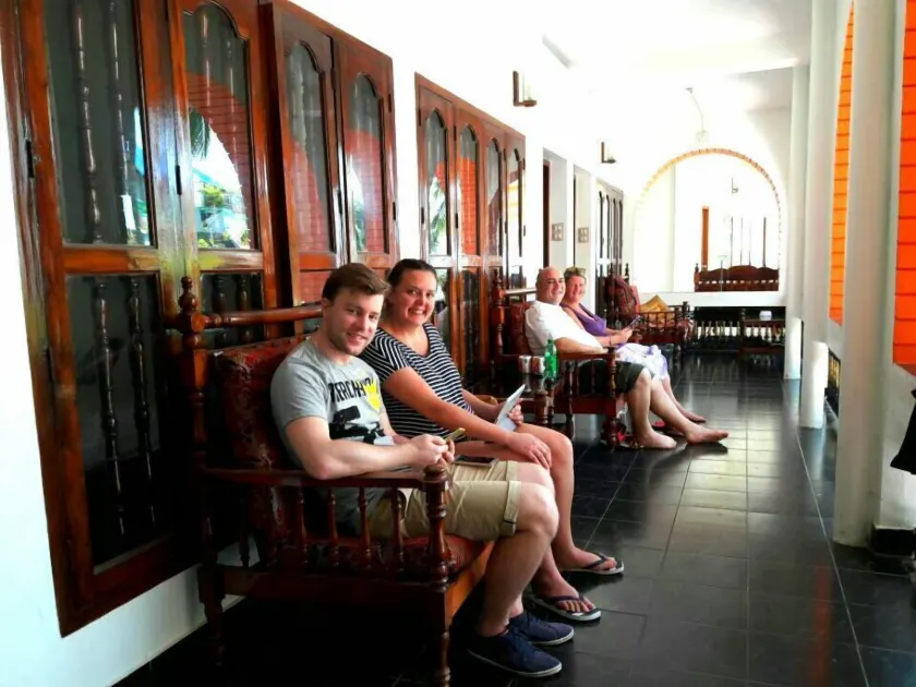 Beach Florra Inn - Lobby sitting area