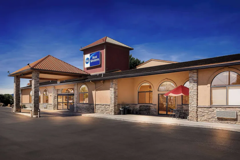 Best Western Grande River Inn & Suites - Image 1