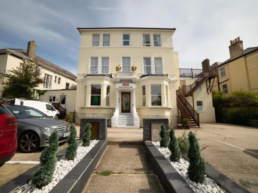 OYO Eagle House Hotel, St Leonards Hastings - Image 1