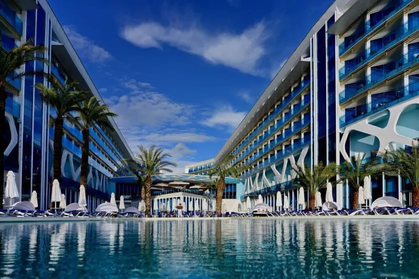 Vikingen Infinity Resort & Spa - Image 1