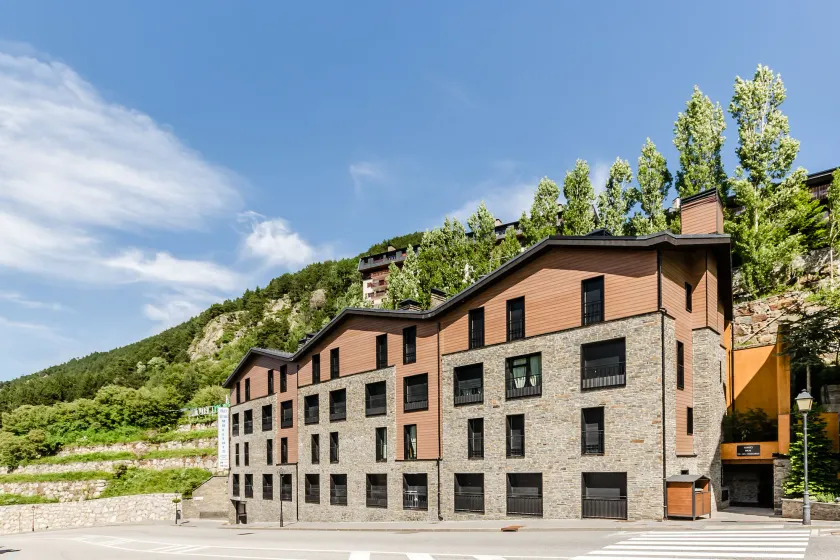 Apartamentos Prat de les Molleres - Image 1