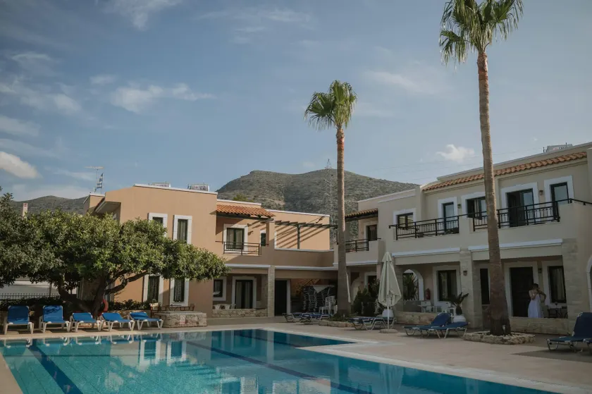 Dionysos Apartments & Studios - Image 1