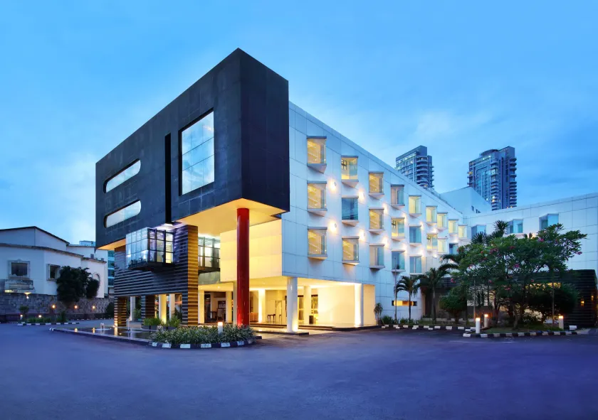 Grandkemang Hotel - Image 1