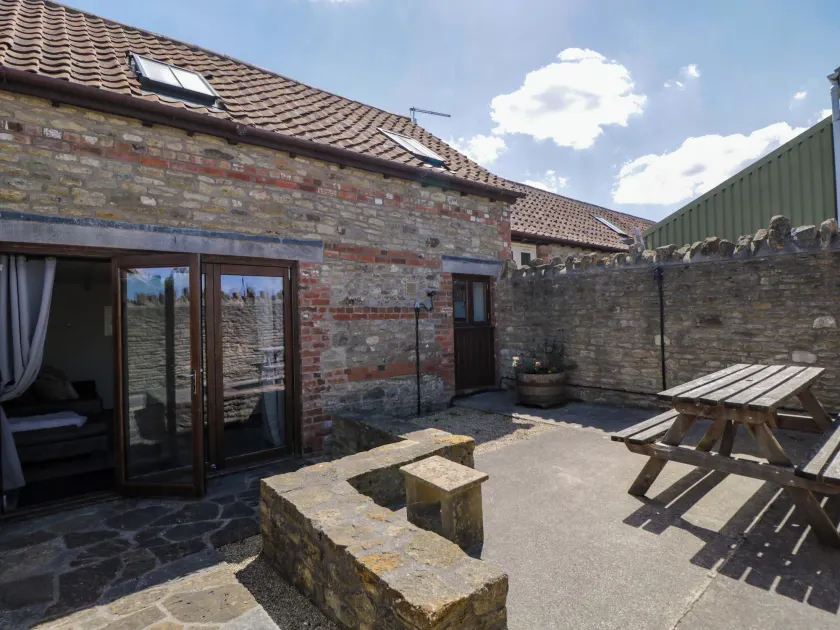 Stable Cottage with pre booked use of Indoor Swimming Pool - Image 1