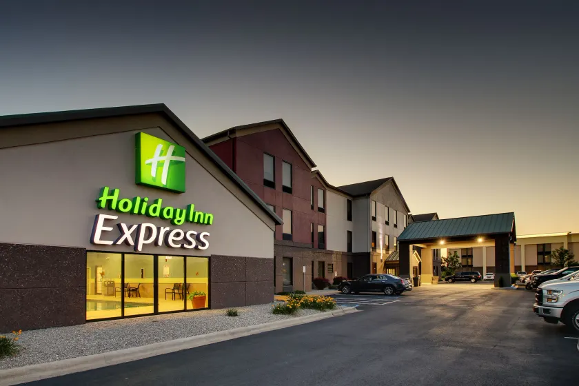 Holiday Inn Express Hotel & Suites Lebanon by IHG - Image 1