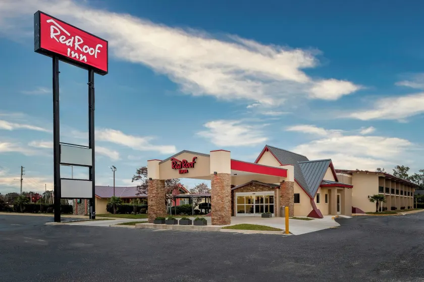 Red Roof Inn Lumberton - Image 1