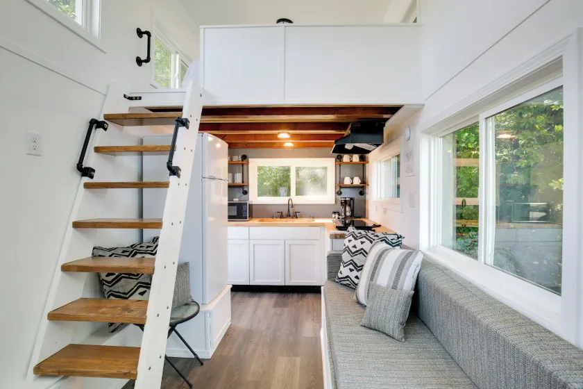 'the Chardonnay Chalet' Defiance Studio Trail! - Image 1