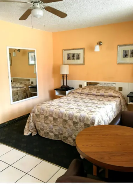 Motel Cortez - Image 1