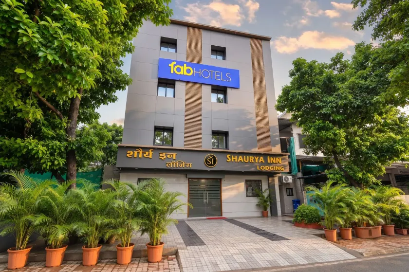 FabHotel Shaurya Inn MIDC - Image 1