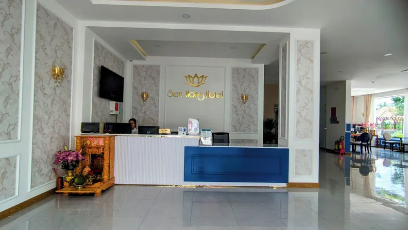 Sen Hong Town - Reception