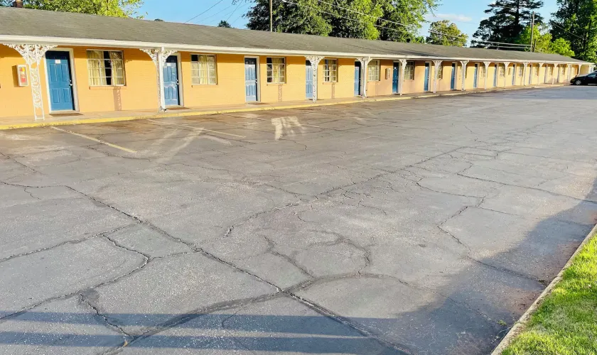 Bel-Aire Motel Tuscaloosa - Image 1