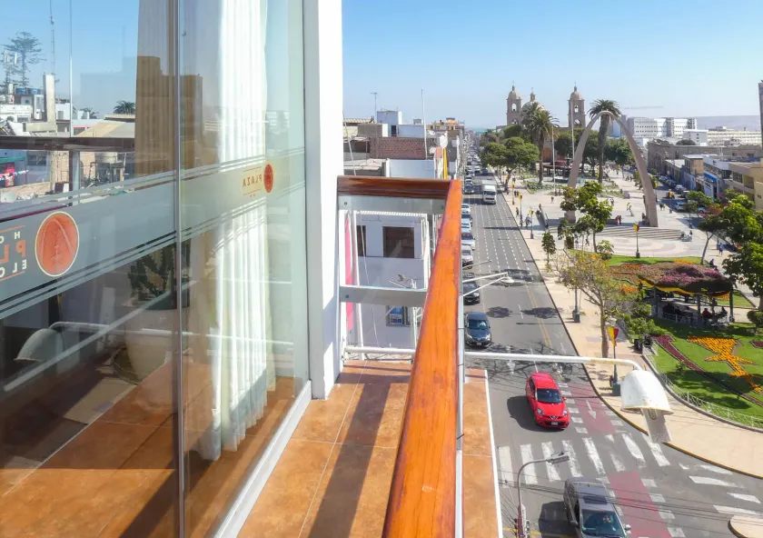 Hotel Plaza - Image 1