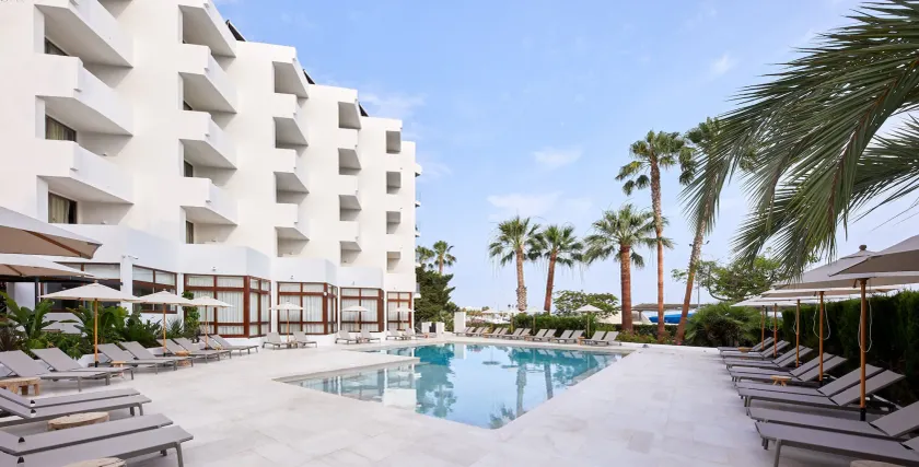 Hotel Tres Torres - Image 1