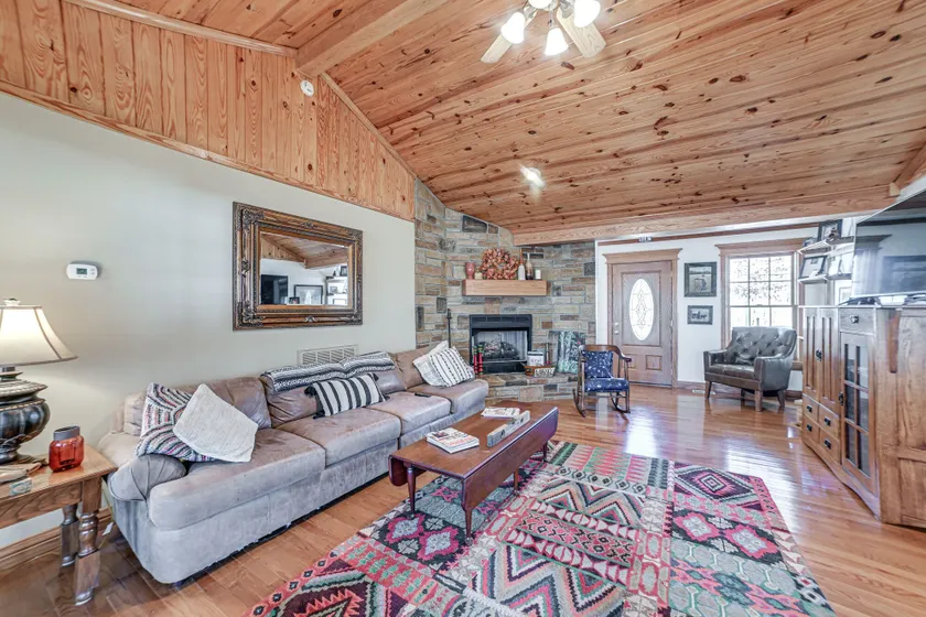 Clarksville Home w/ Porch & Fishing Pond Access! - Image 1