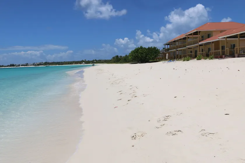 Rendezvous Bay Hotel - Image 1