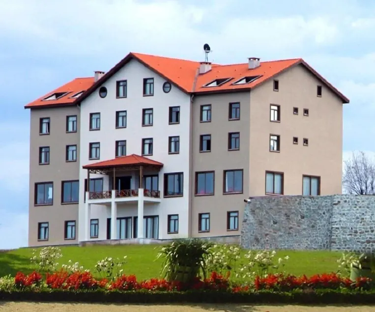 Hasdikoz Abdik Hotel - Image 1