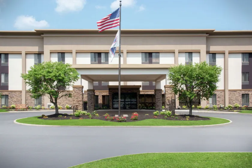 Hampton Inn by Hilton Merrillville - Image 1