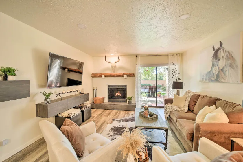 Sedona Condo - Pool, Hot tub, Pickleball, BBQ, EV Charger - Image 1