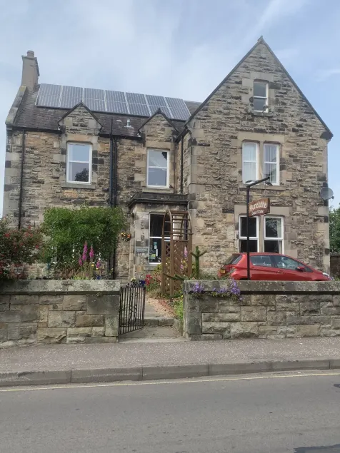 Dunclutha Guest House - Image 1