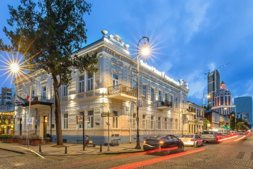 Boulevard Hotel Batumi - Image 1