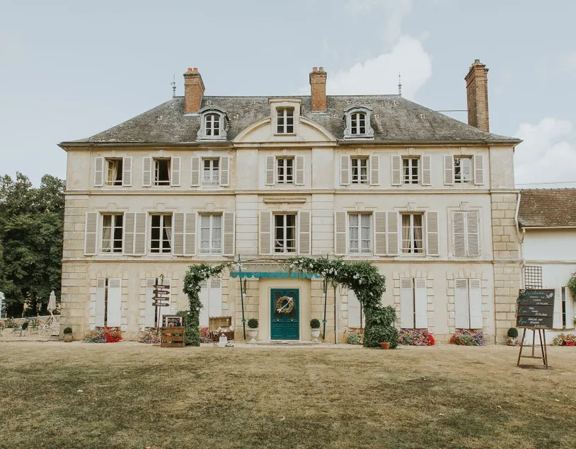 Chateau de Bellefontaine - Image 1