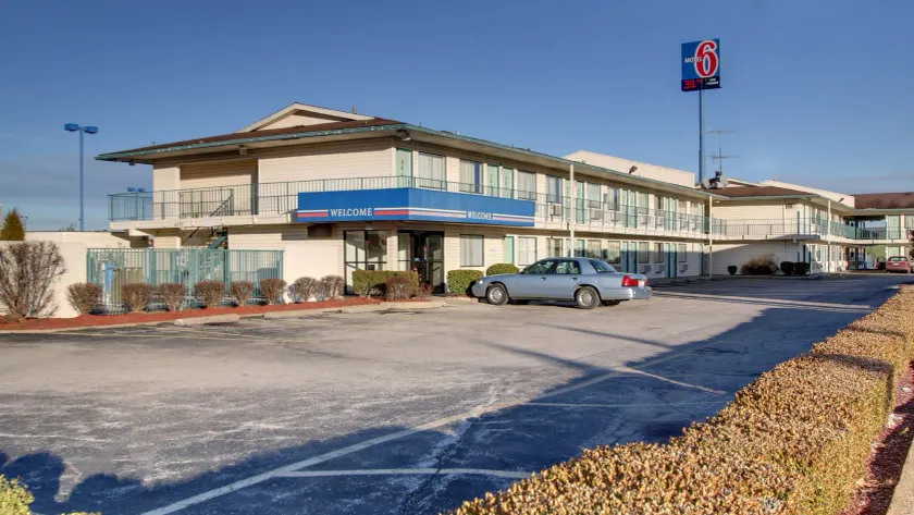 Motel 6-Owensboro, KY - Image 1