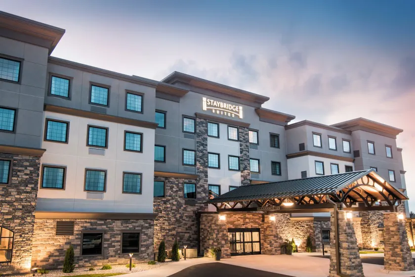 Staybridge Suites - Wisconsin Dells - Lake Delton by IHG - Image 1
