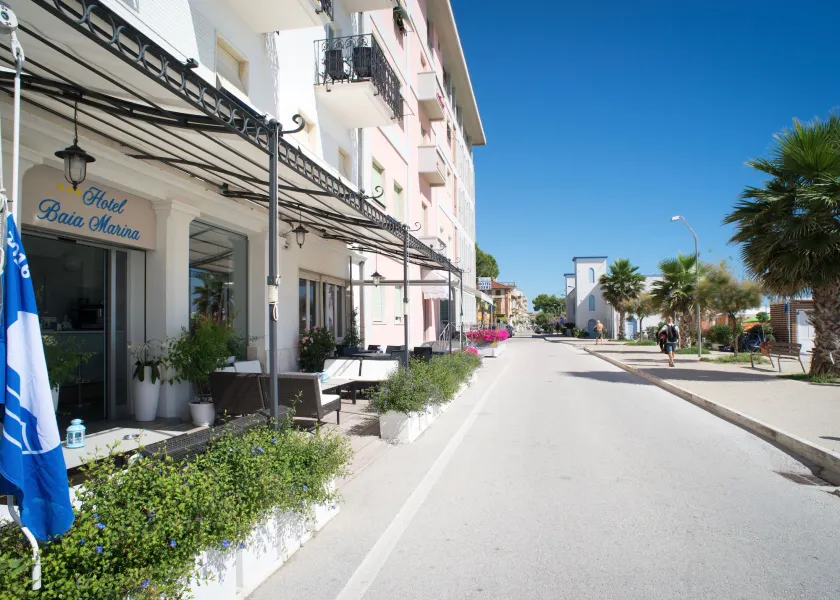 Hotel Baia Marina - Image 1