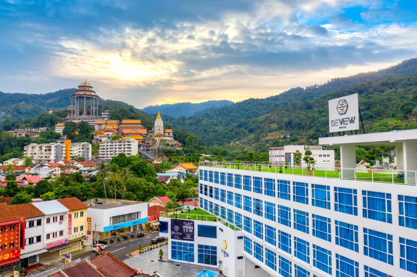 DeView Hotel Penang - Image 1