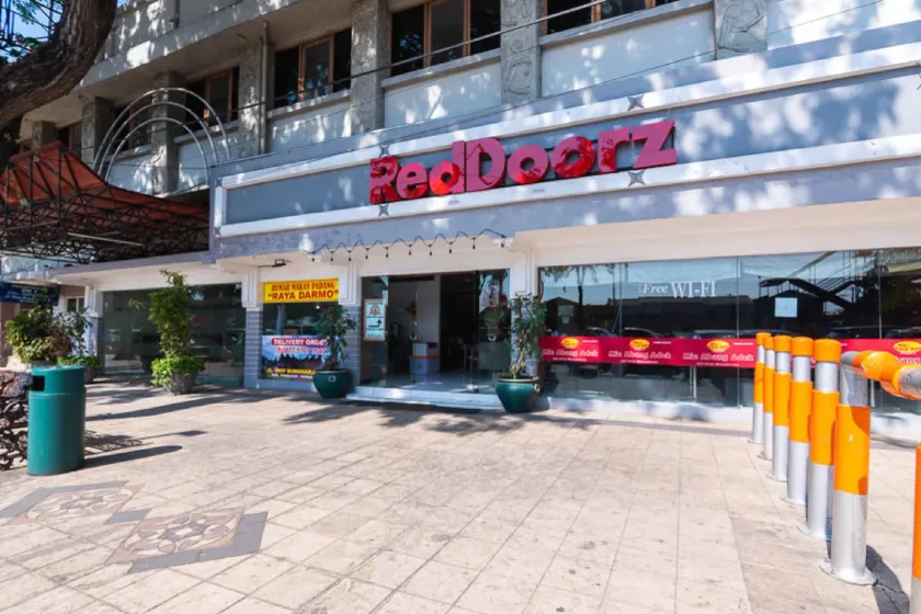 RedDoorz @ Urip Sumoharjo - Image 1