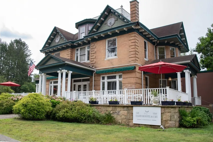 Elk River Hotel - Image 1