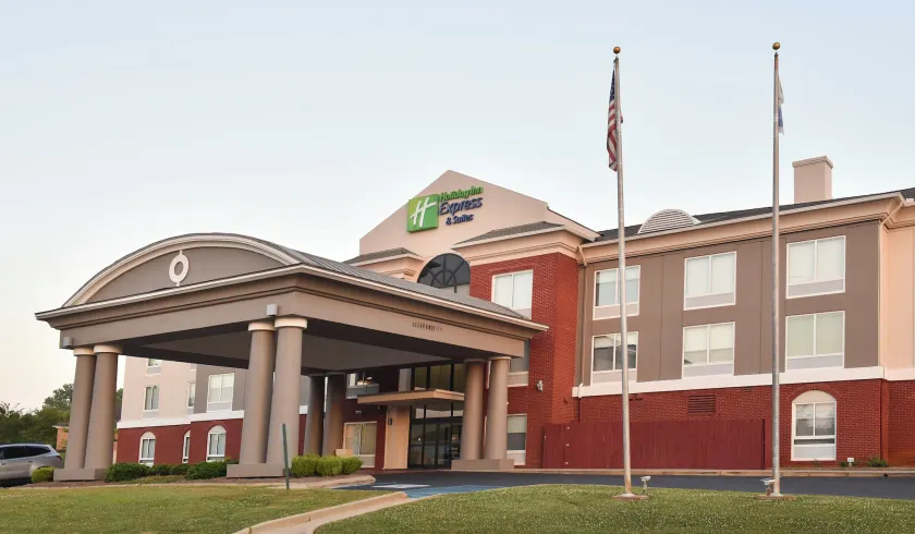 Holiday Inn Express Hotel & Suites Selma by IHG - Image 1