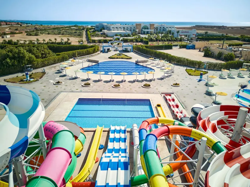 Movenpick Waterpark Resort & Spa Soma Bay - Image 1