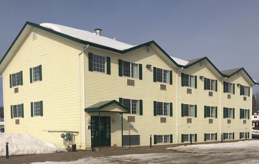 Almada Inn - Image 1