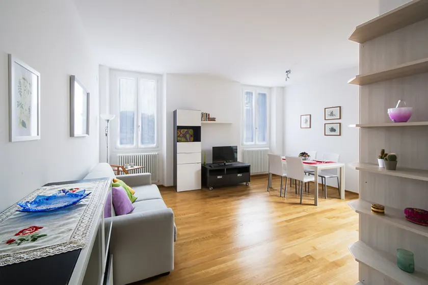 CASA LUINI - new, welcoming and modern apartment in the historic centre of Como, with 2 bedrooms and 1 complete bathroom and a fully equipped kitchen - Image 1