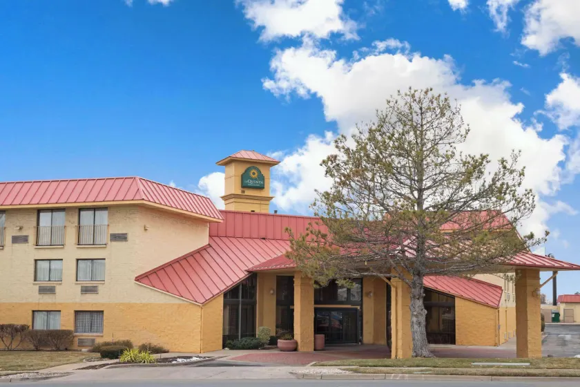La Quinta by Wyndham Salt Lake City - Layton - Image 1