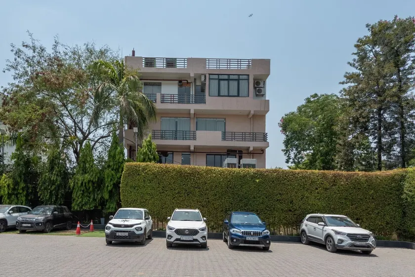 The sandalwood by Manvenco Hospitality - Image 1