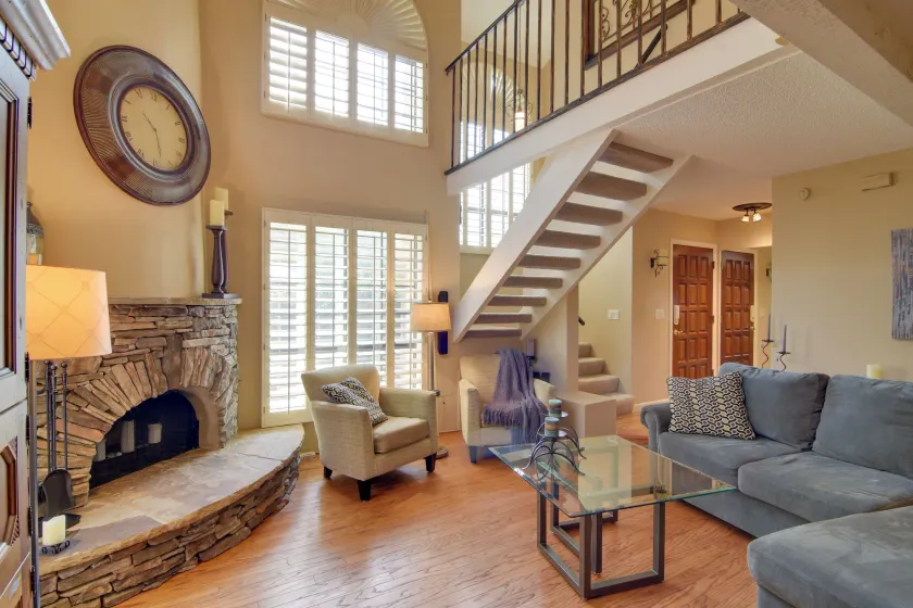 Phoenix Townhome with Central Location Pool Access - Image 1