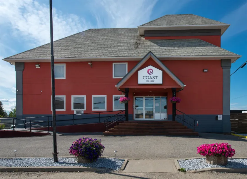Coast Fort St John Hotel - Image 1