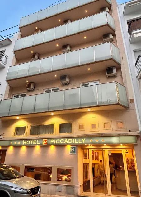 Hotel Piccadilly Sitges - Image 1