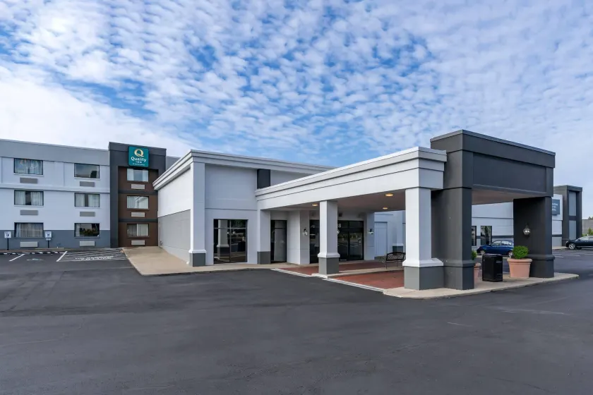 Quality Inn Lexington -Horse Park - Image 1
