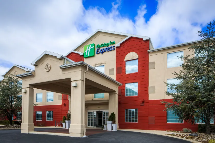 Holiday Inn Express Hotel & Suites Reading by IHG - Image 1