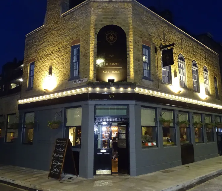 Dockers Inn - Image 1
