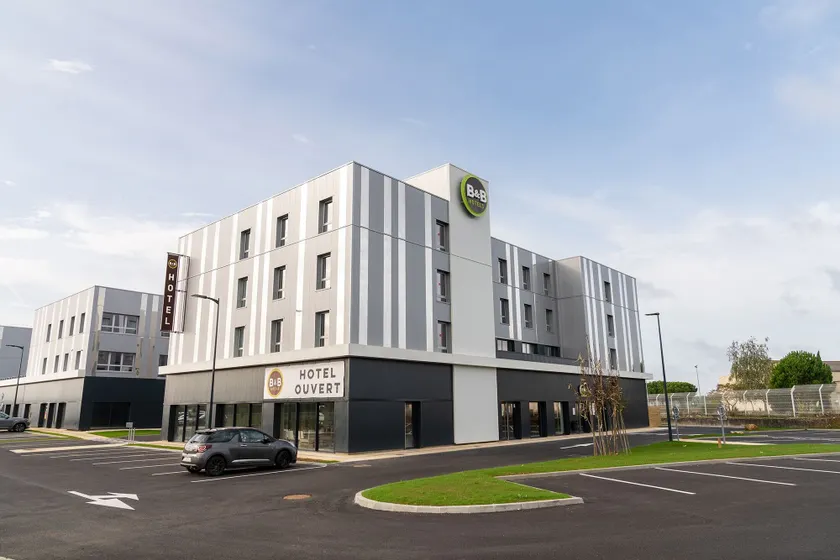 B&B HOTEL Poitiers Aéroport - Image 1
