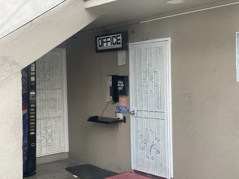 Bob's Motel - Réception
