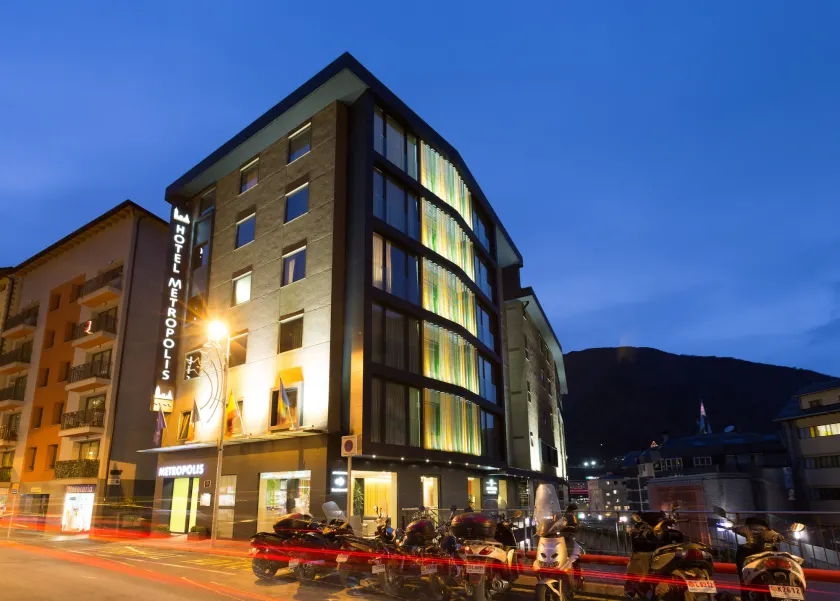 Hotel Metropolis - Image 1