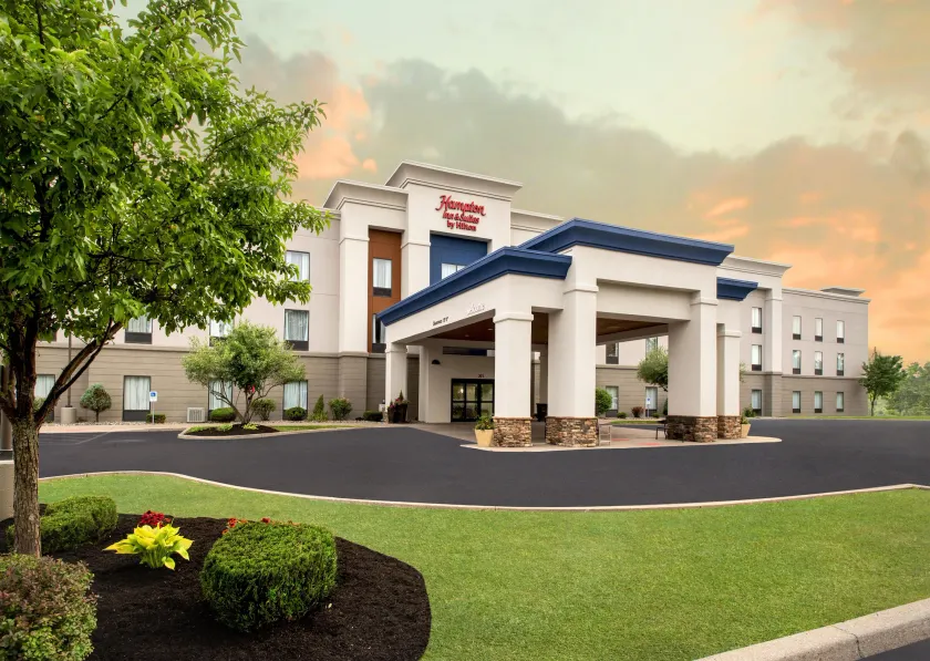 Hampton Inn and Suites New Hartford/Utica - Image 1