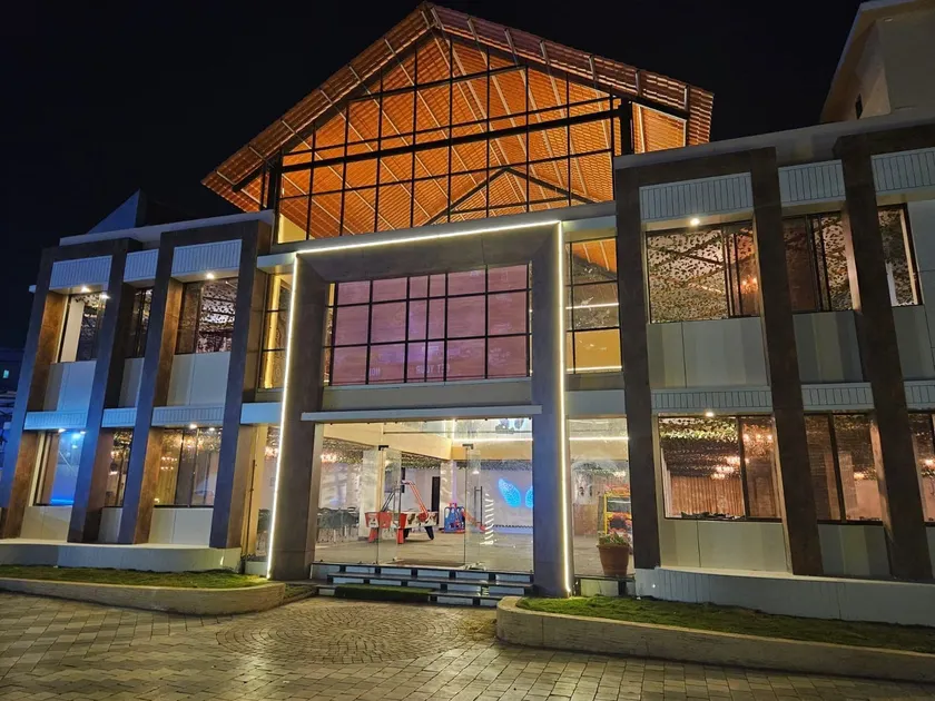 Hotel Prince Garden Daman - Image 1
