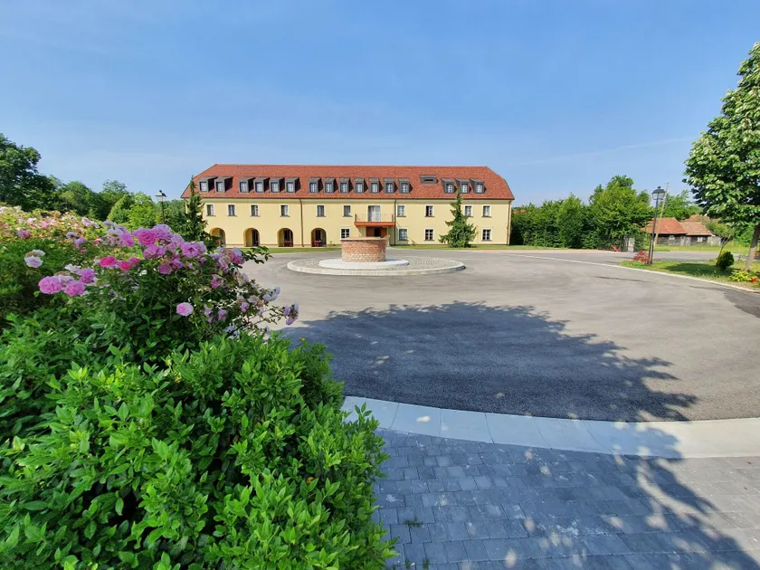 Hotel Dvorac Jurjevec - Image 1